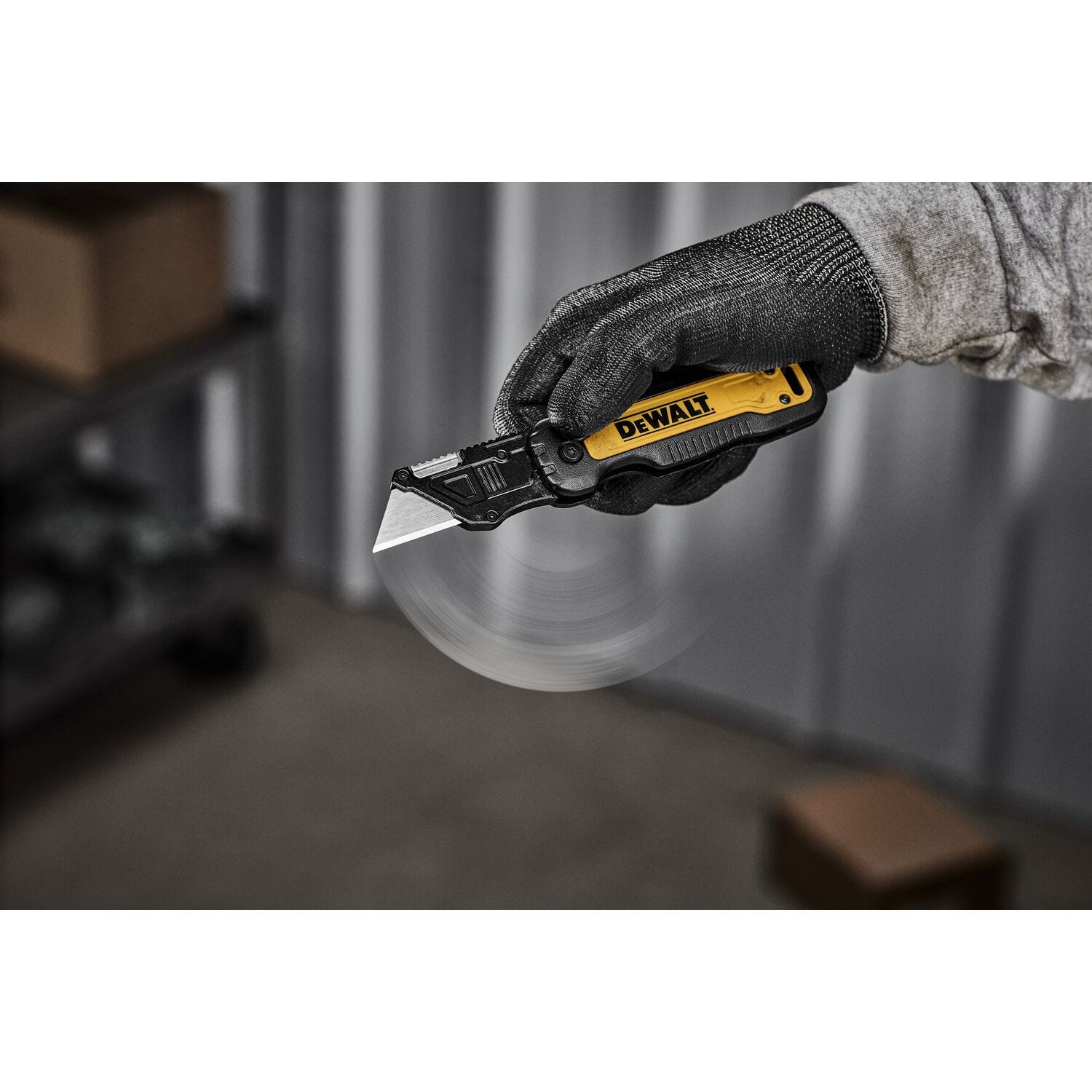 DeWalt DWHT10991 Push & Flip Folding Utility Knife