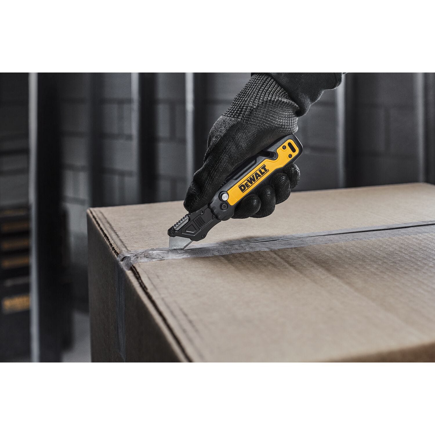 DeWalt DWHT10992 Push & Flip Folding Utility Knife with On-Board Blade Storage