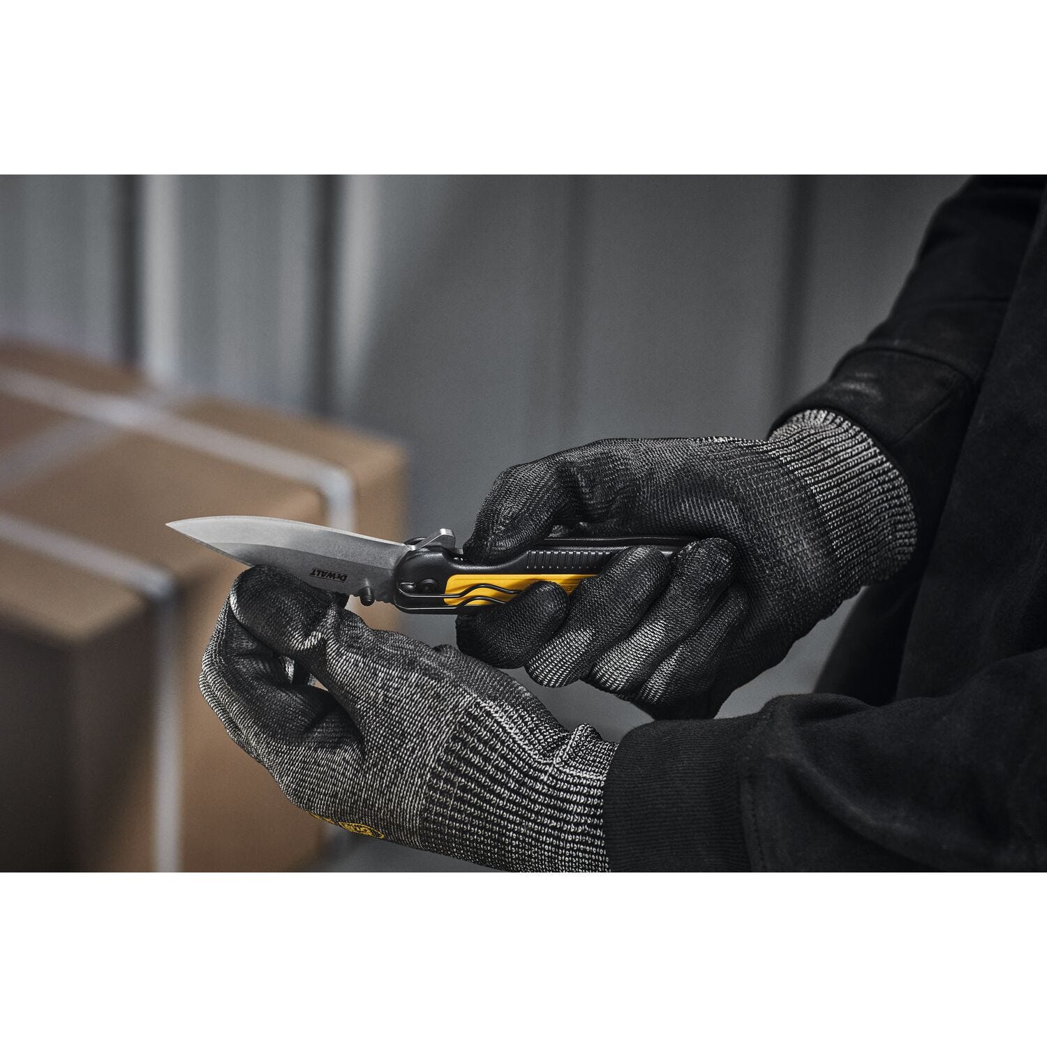 DeWalt DWHT10993 Drop Point Pocket Knife