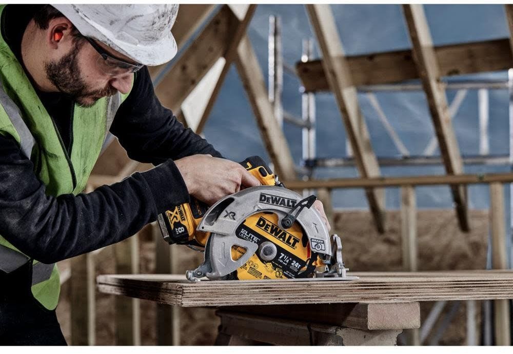 DeWalt DWHT36925S 25FT DeWalt Tough Tape