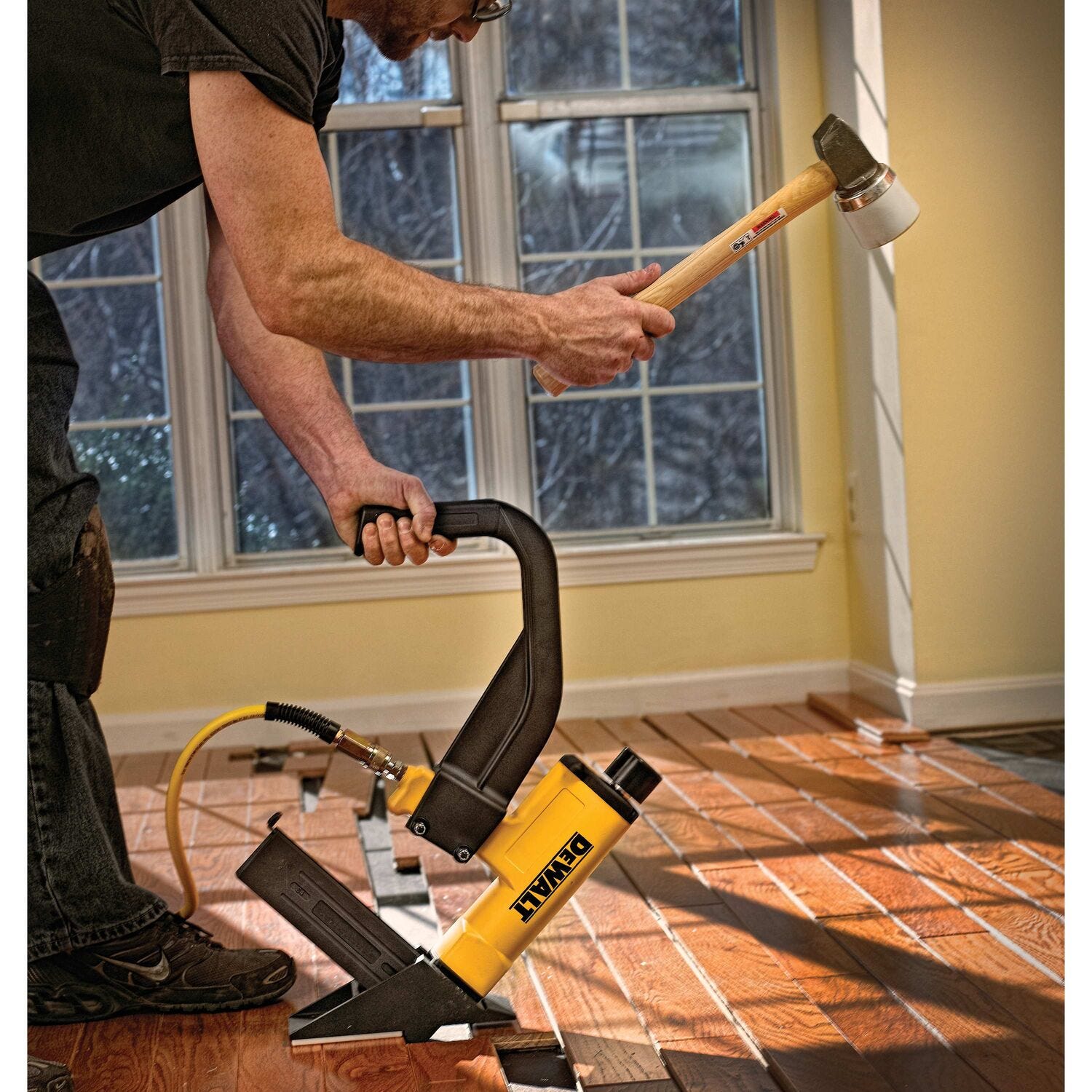 DeWalt DWMIIIFS 15.5 Gauge Mallet Actuated Flooring Stapler