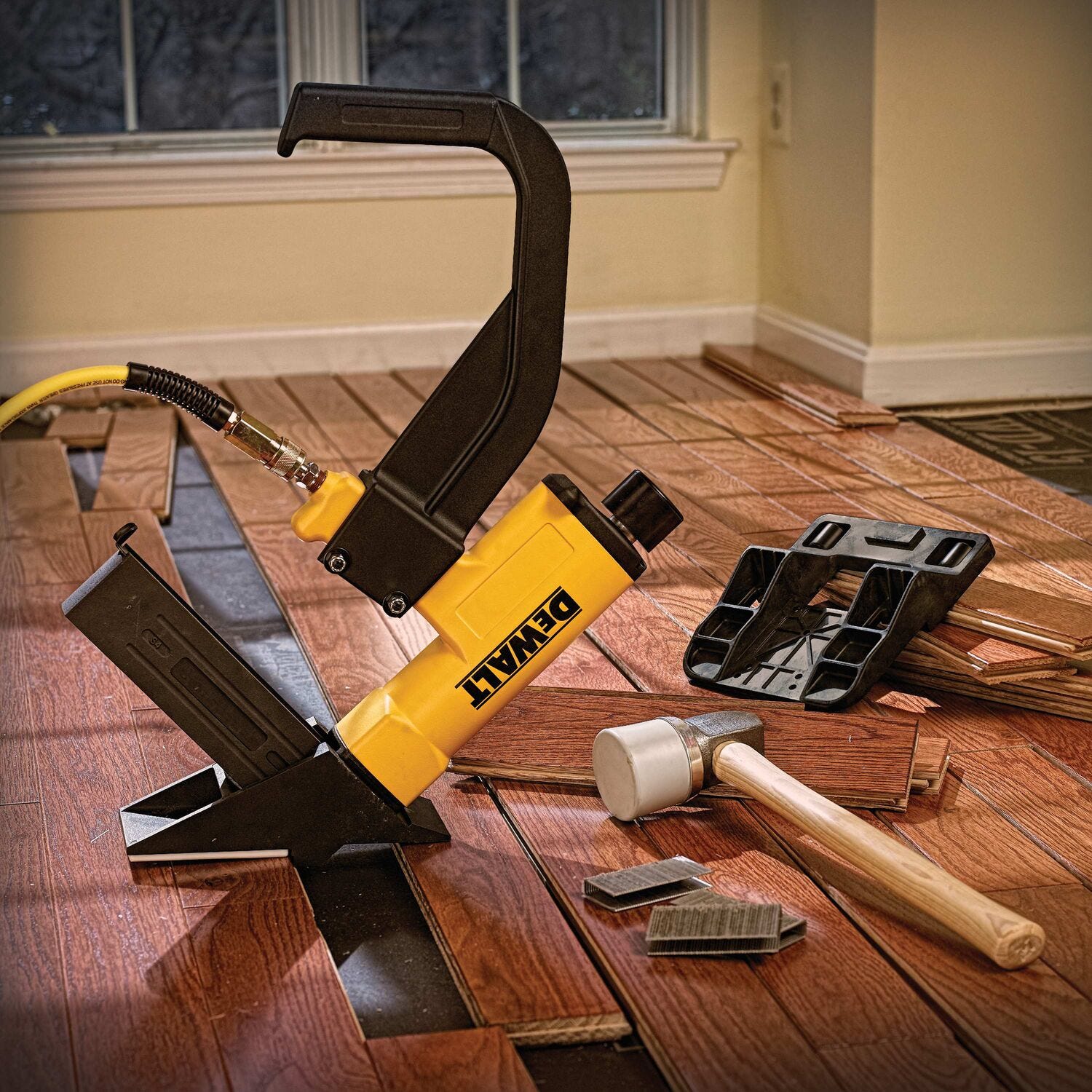 DeWalt DWMIIIFS 15.5 Gauge Mallet Actuated Flooring Stapler