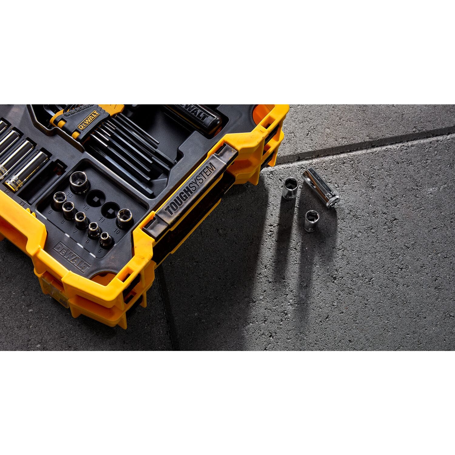 DeWalt DWMT45402 131-Piece 1/4 in. & 3/8 in. Mechanics Tool Set w/ ToughSystem 2.0 Tray