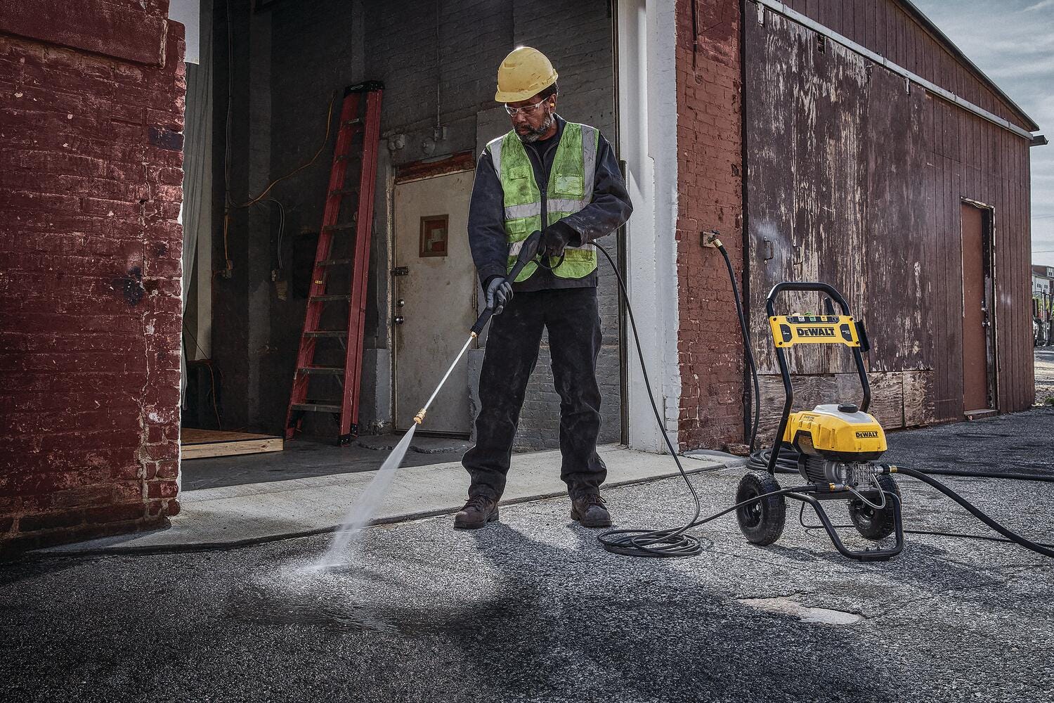 DeWalt DWPW2400 2400-PSI 13-Amp Electric Cold-Water Pressure Washer