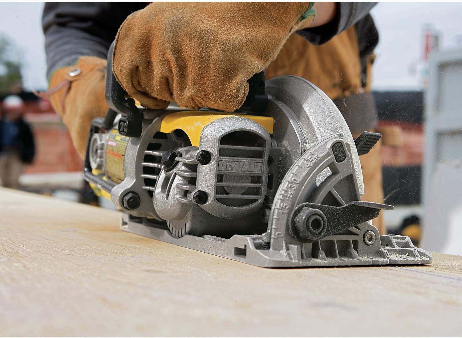 DeWalt DWS535B 7-1/4" Worm Drive Circular Saw w/ Electric Brake