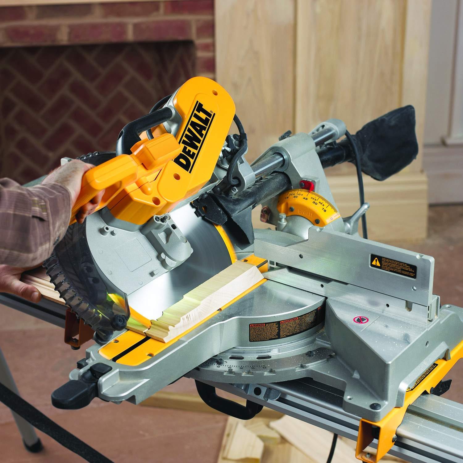 DeWalt DWS779 12" Sliding Compound Miter Saw