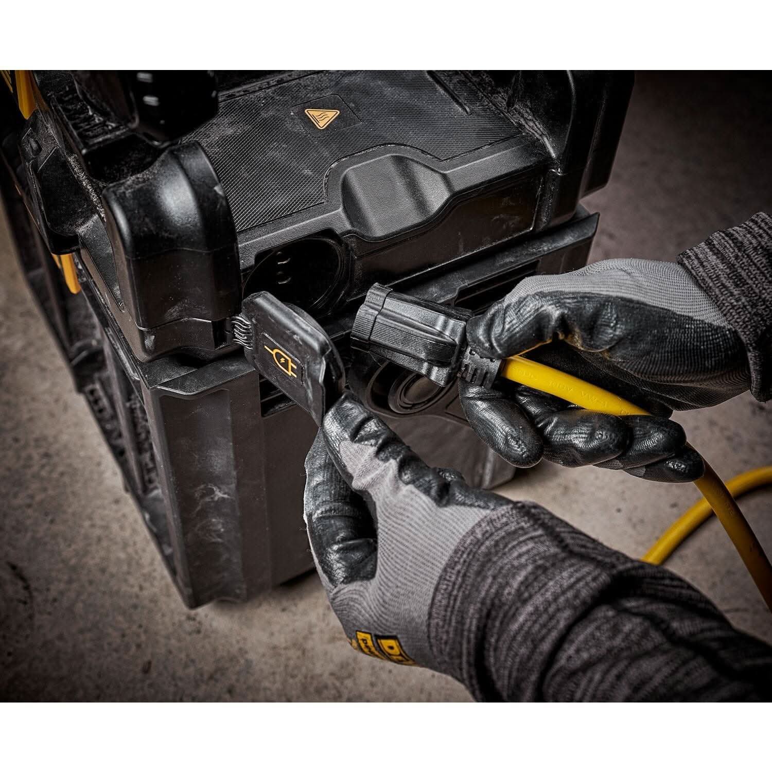 DeWalt 20V MAX ToughSystem 2.0 Light Box with 20V MAX XR POWERPACK 8.0Ah Battery