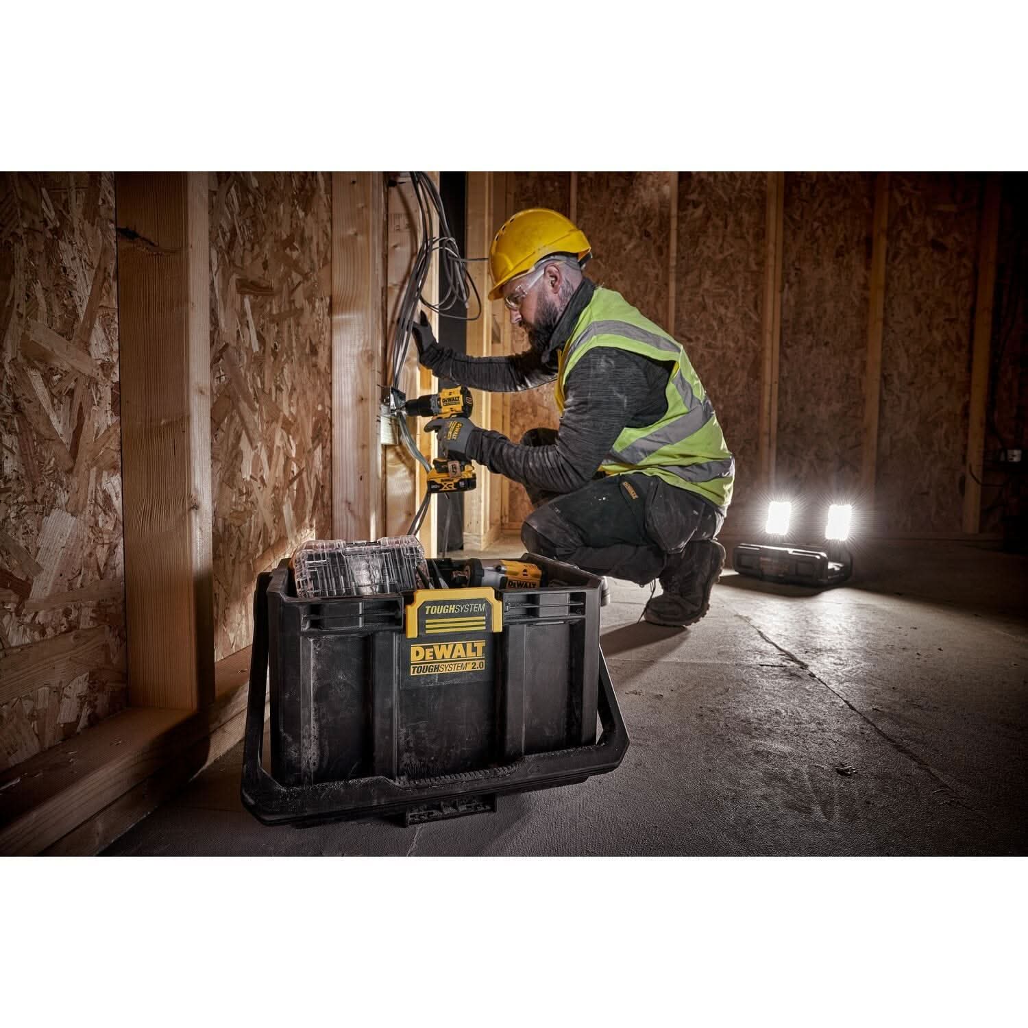 DeWalt 20V MAX ToughSystem 2.0 Light Box with 20V MAX XR POWERPACK 8.0Ah Battery