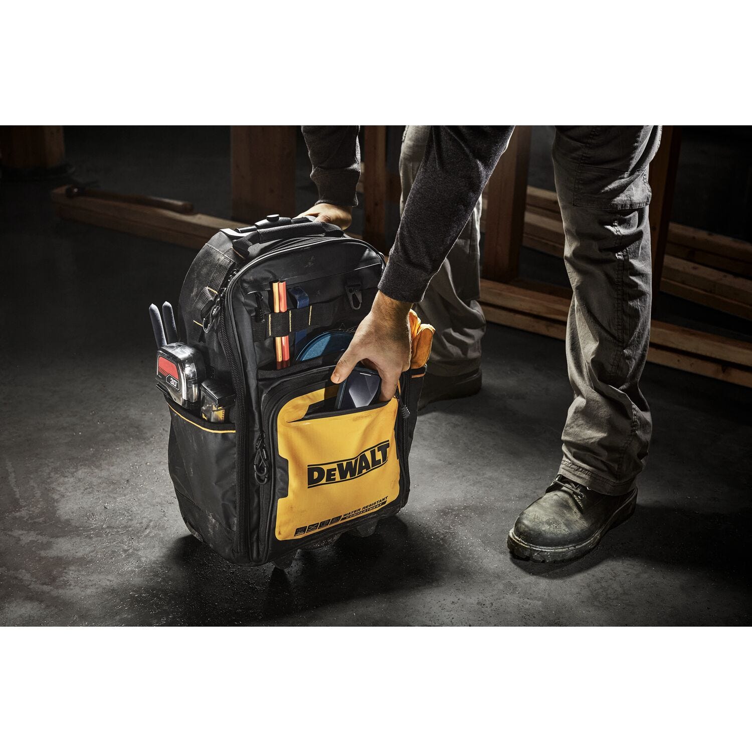 DeWalt DWST560101 PRO Backpack on Wheels