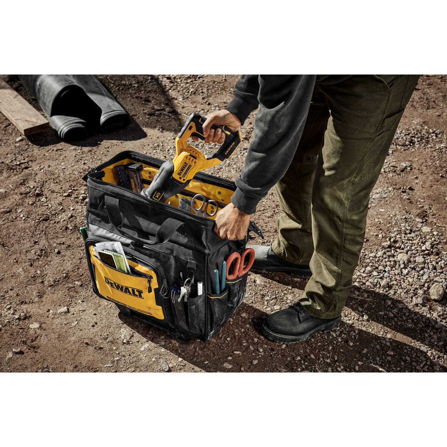 DeWalt DWST560107 18 in. Rolling Tool Bag