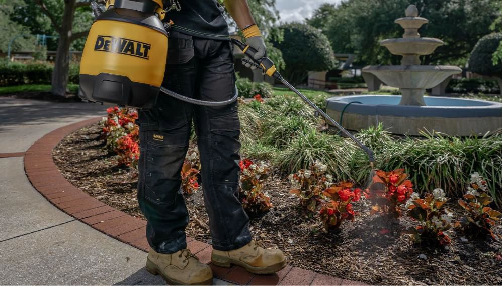 DeWALT 2‑Gallon 20V MAX Compressed Air Sprayer, Tool Only (DXSP190876B)