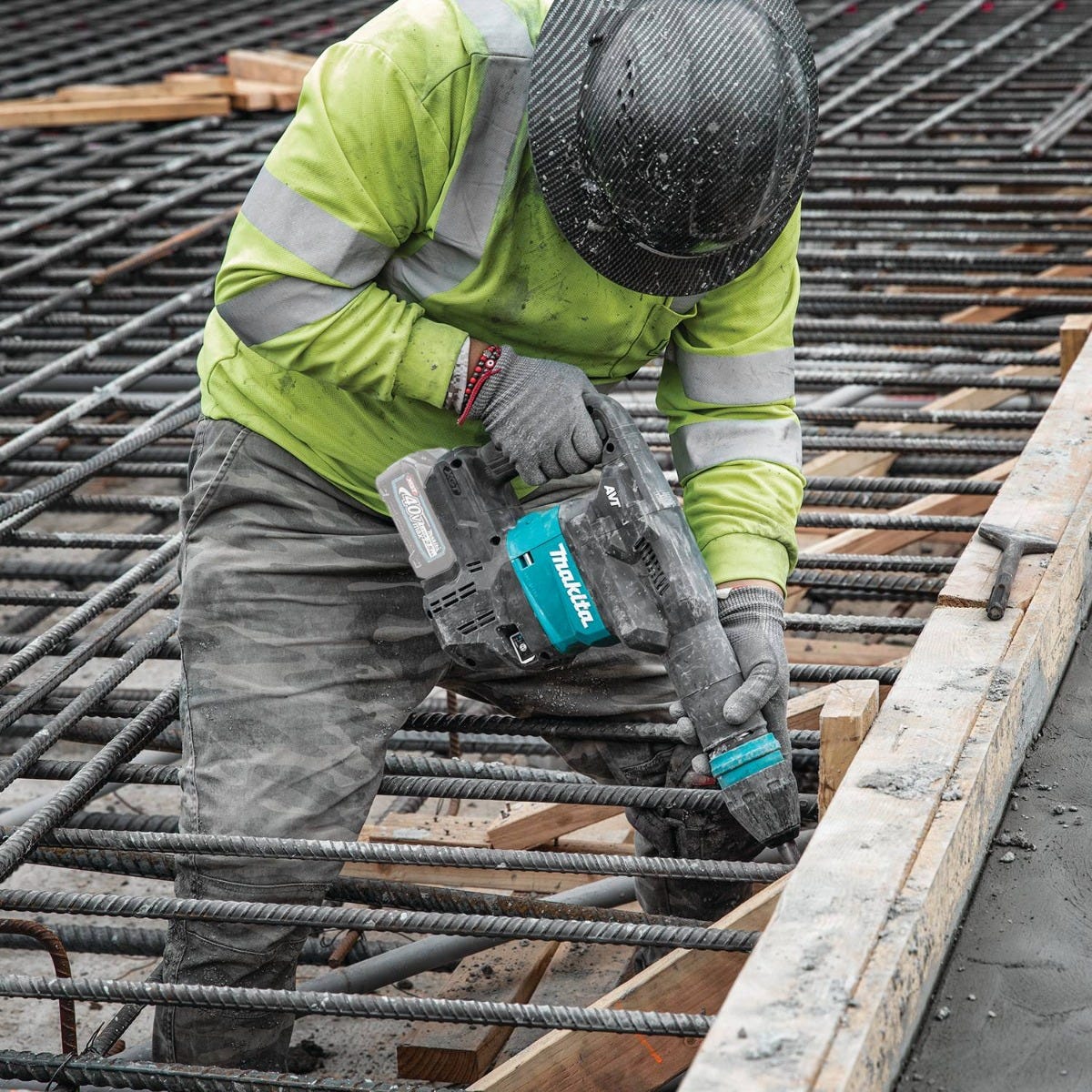Makita GMH01Z 40V max XGT Brushless Cordless 15 lb. SDS-MAX AVT Demolition Hammer, AWS Capable, Tool Only