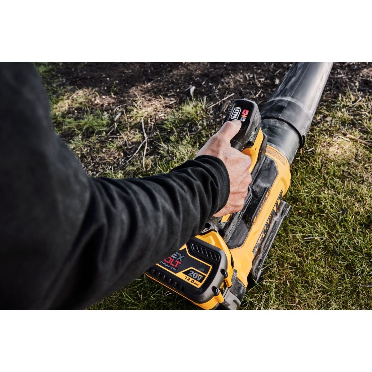 DeWalt DCBL777Y1 60V MAX High Power Brushless Blower 12.0Ah Kit