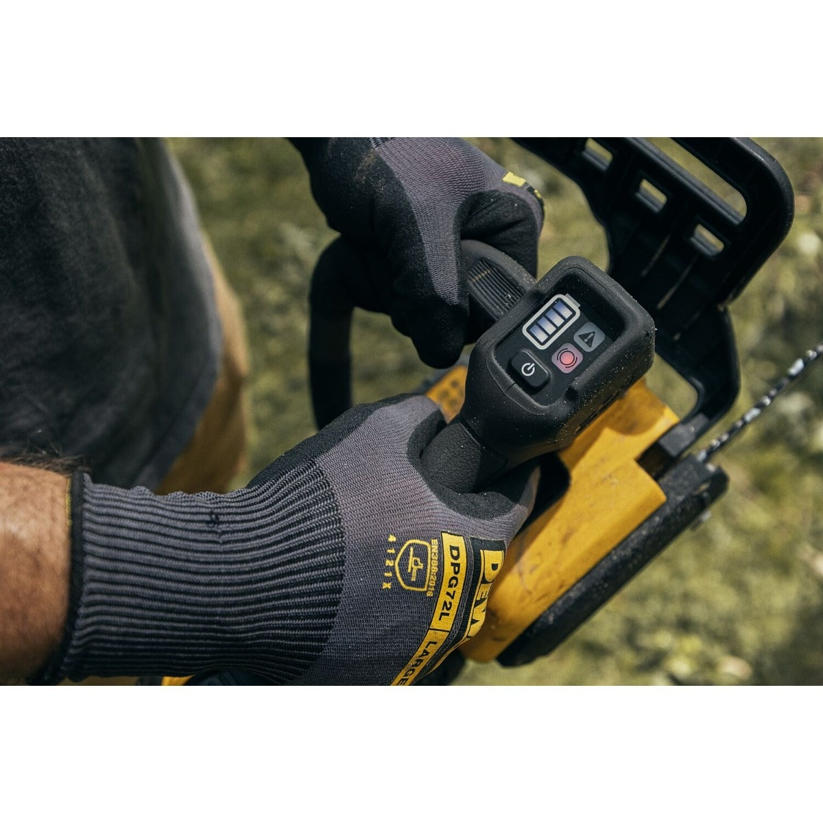 DeWalt DCCS674X2 FLEXVOLT 20V/60V MAX Brushless 14 in. Chainsaw 9.0Ah Kit