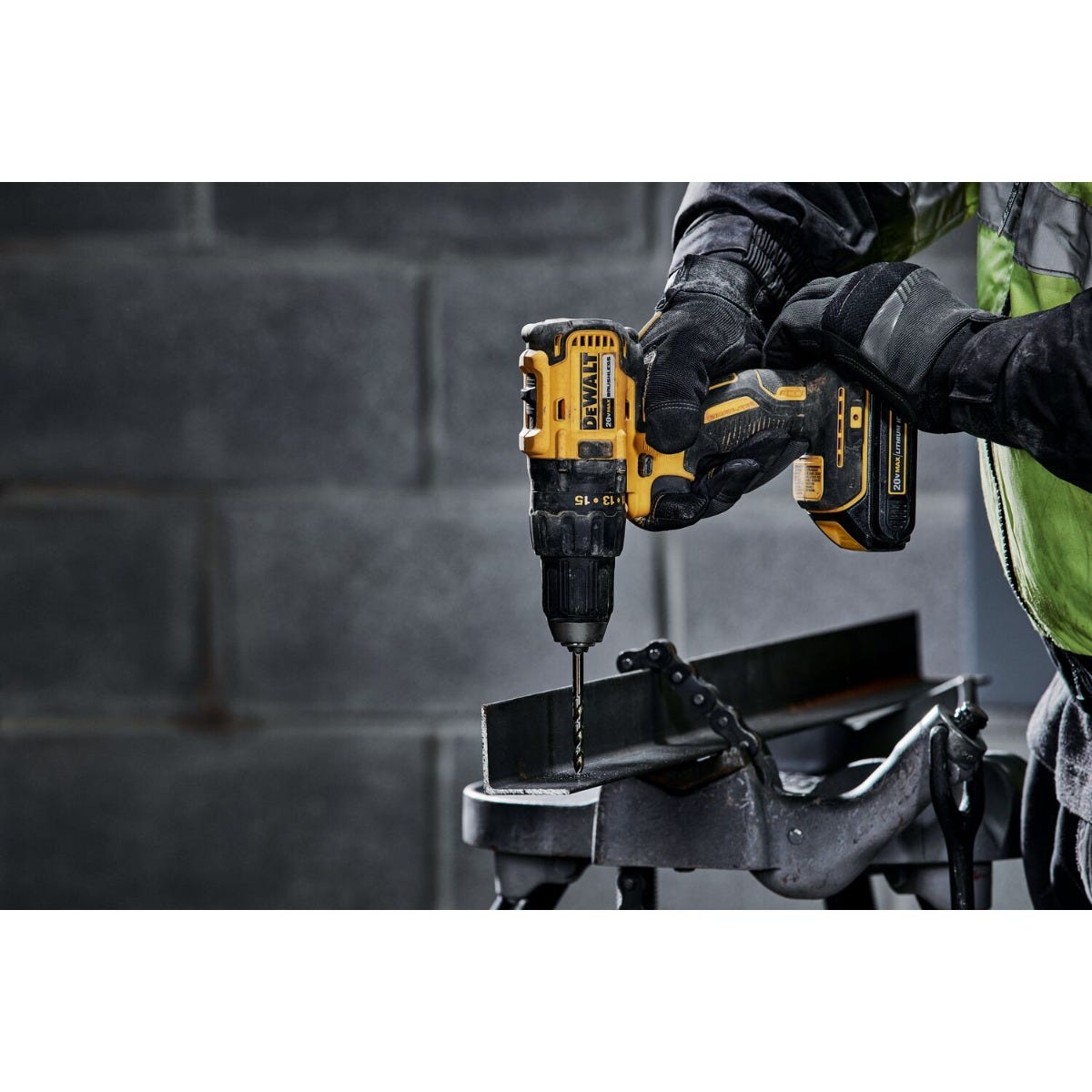DeWalt DCD777D1 20V MAX Brushless Compact Drill Driver 2.0Ah Kit