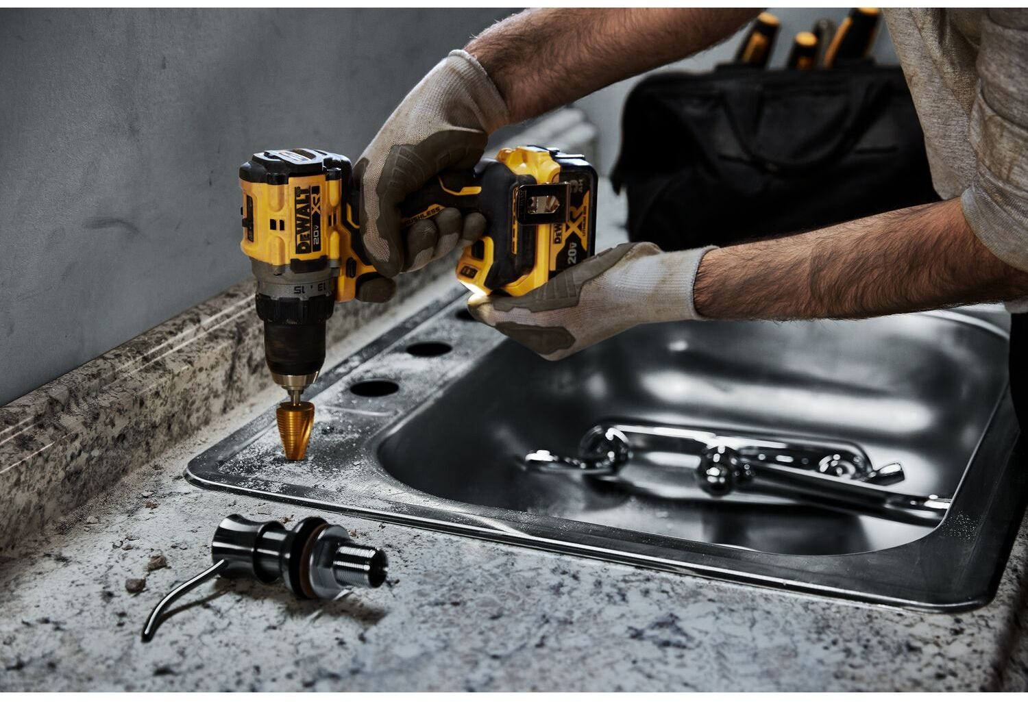 DeWALT DCD800B 20V MAX XR Brushless Compact 1/2-in. Drill/Driver, Tool Only