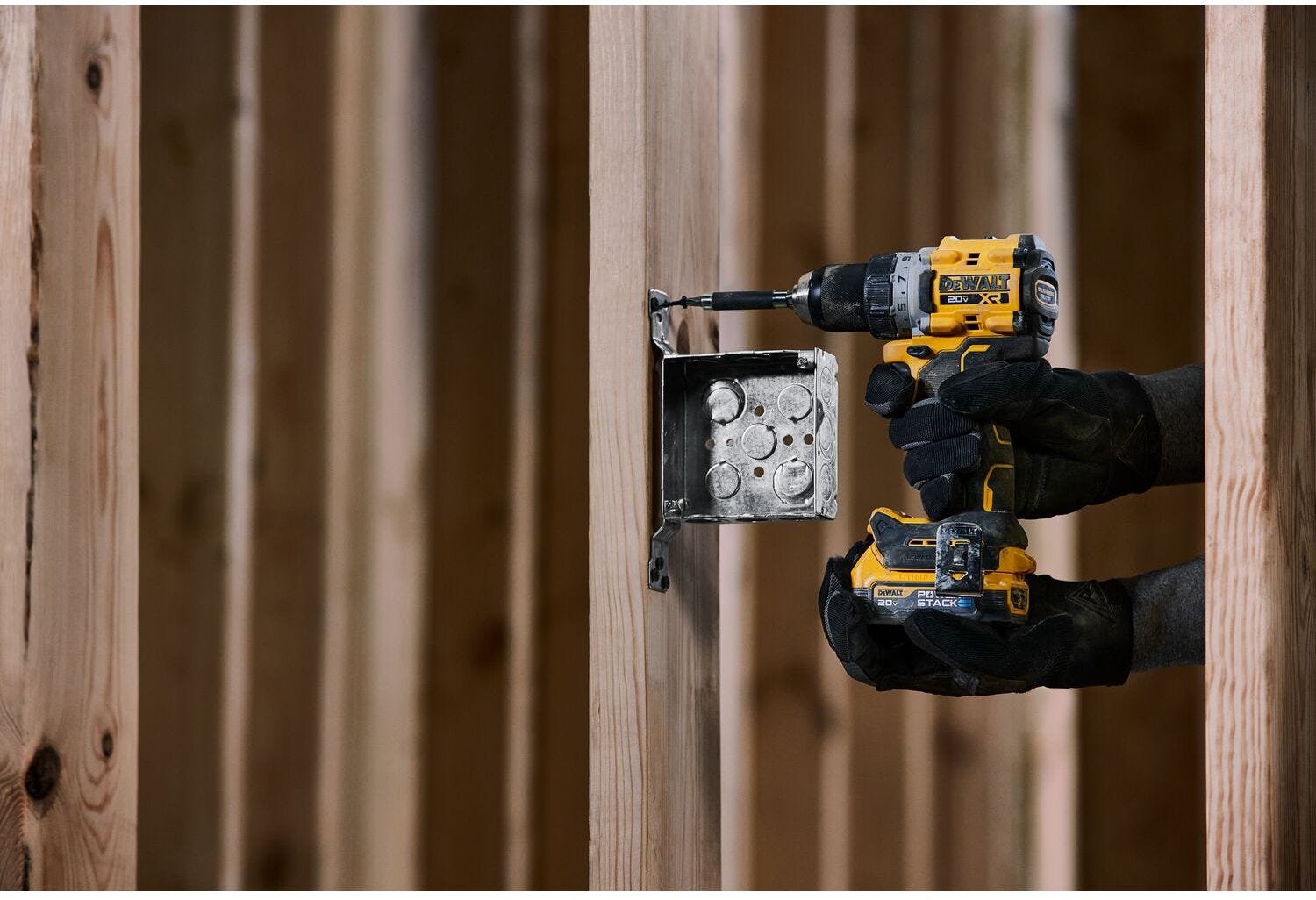 DeWALT DCD800D1E1 20V MAX XR Brushless Compact 1/2-in. Drill/Driver PowerStack 1.7Ah Kit