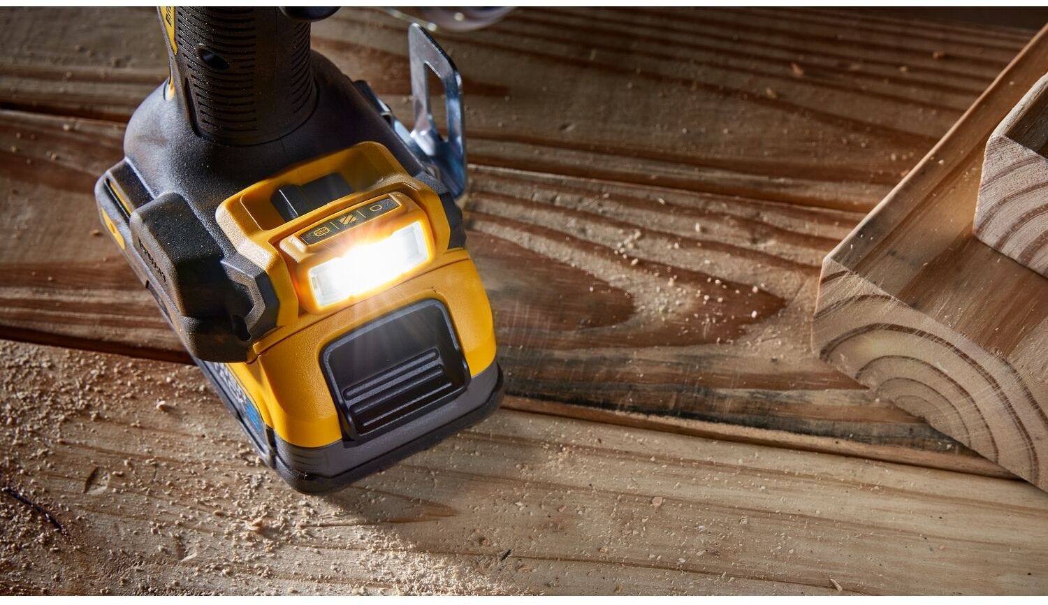 DeWALT DCD800D1E1 20V MAX XR Brushless Compact 1/2-in. Drill/Driver PowerStack 1.7Ah Kit