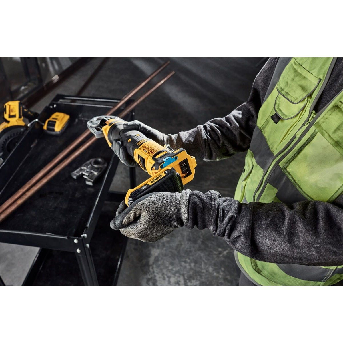 DeWalt DCE210D2 20V MAX Compact Press Tool 2.0Ah Kit