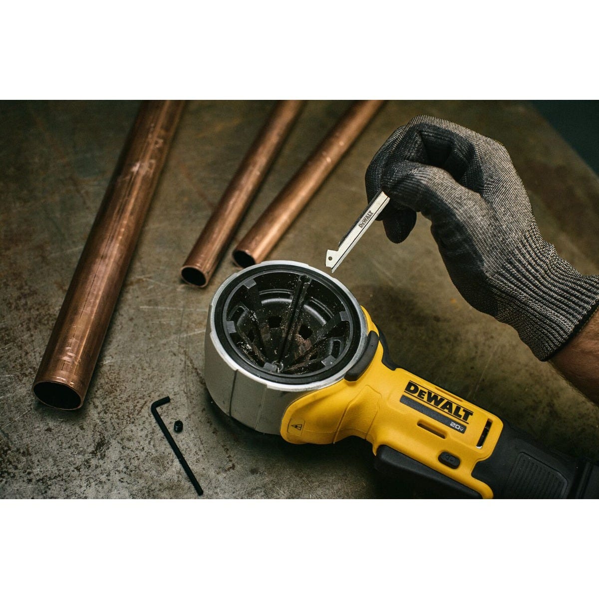 DeWALT DCE710B DEWALT 20V MAX Pipe Deburring Tool, Tool Only