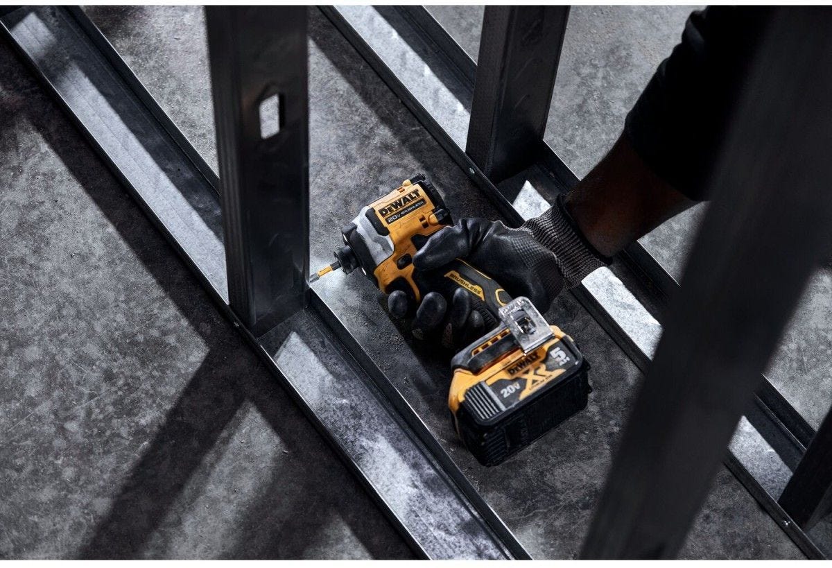 DeWALT DCF850P1 ATOMIC 20V MAX* 1/4 -in. Brushless Cordless 3-Speed Impact Driver Kit, 1 Battery