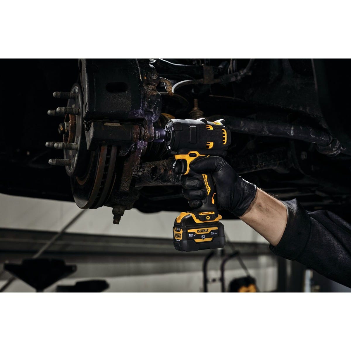 DEWALT DCF901GJ1G1 XTREME 12V MAX Brushless 1/2-in. Cordless Impact Wrench 5.0Ah Kit