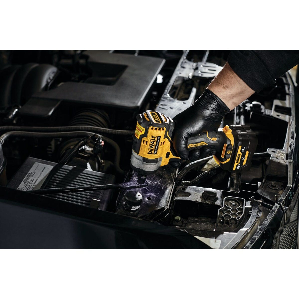 DEWALT DCF903GJ1G1 XTREME 12V MAX Brushless 3/8-in. Cordless Impact Wrench 5.0Ah Kit