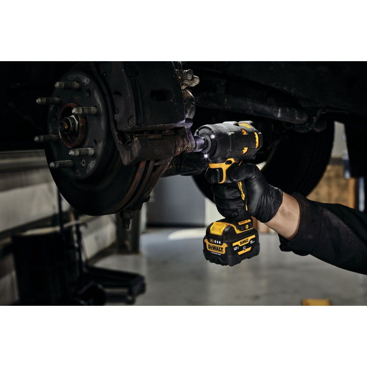 DEWALT DCF903GJ1G1 XTREME 12V MAX Brushless 3/8-in. Cordless Impact Wrench 5.0Ah Kit