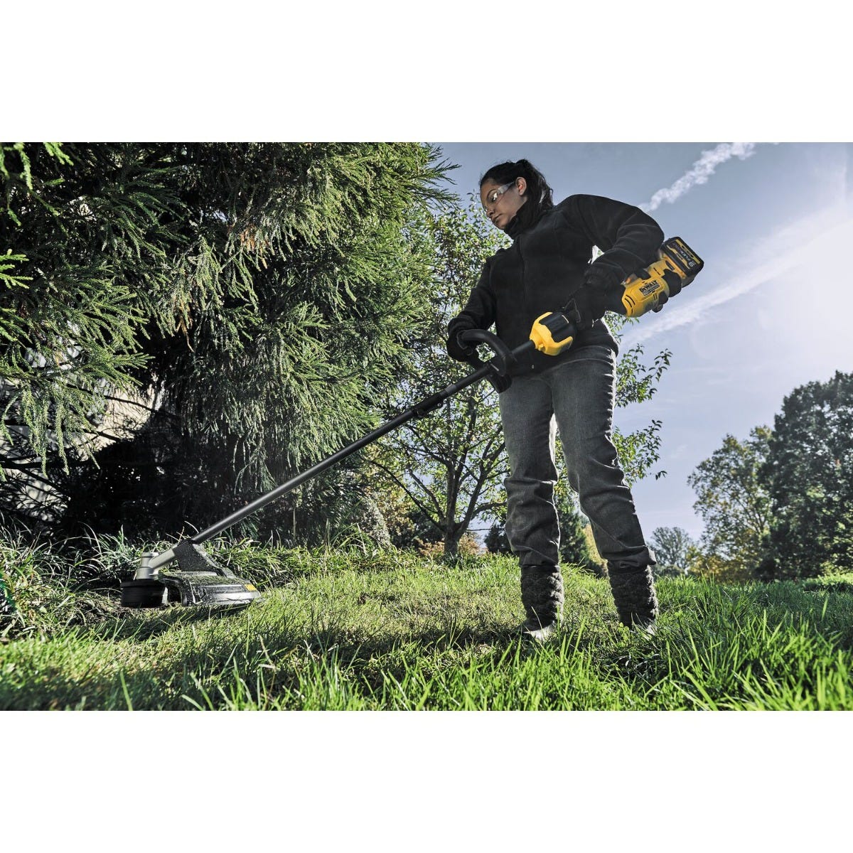 DeWalt DCST972B FlexVOLT 60V MAX 17-Inch Brushless Attachment Capable String Trimmer, Tool Only