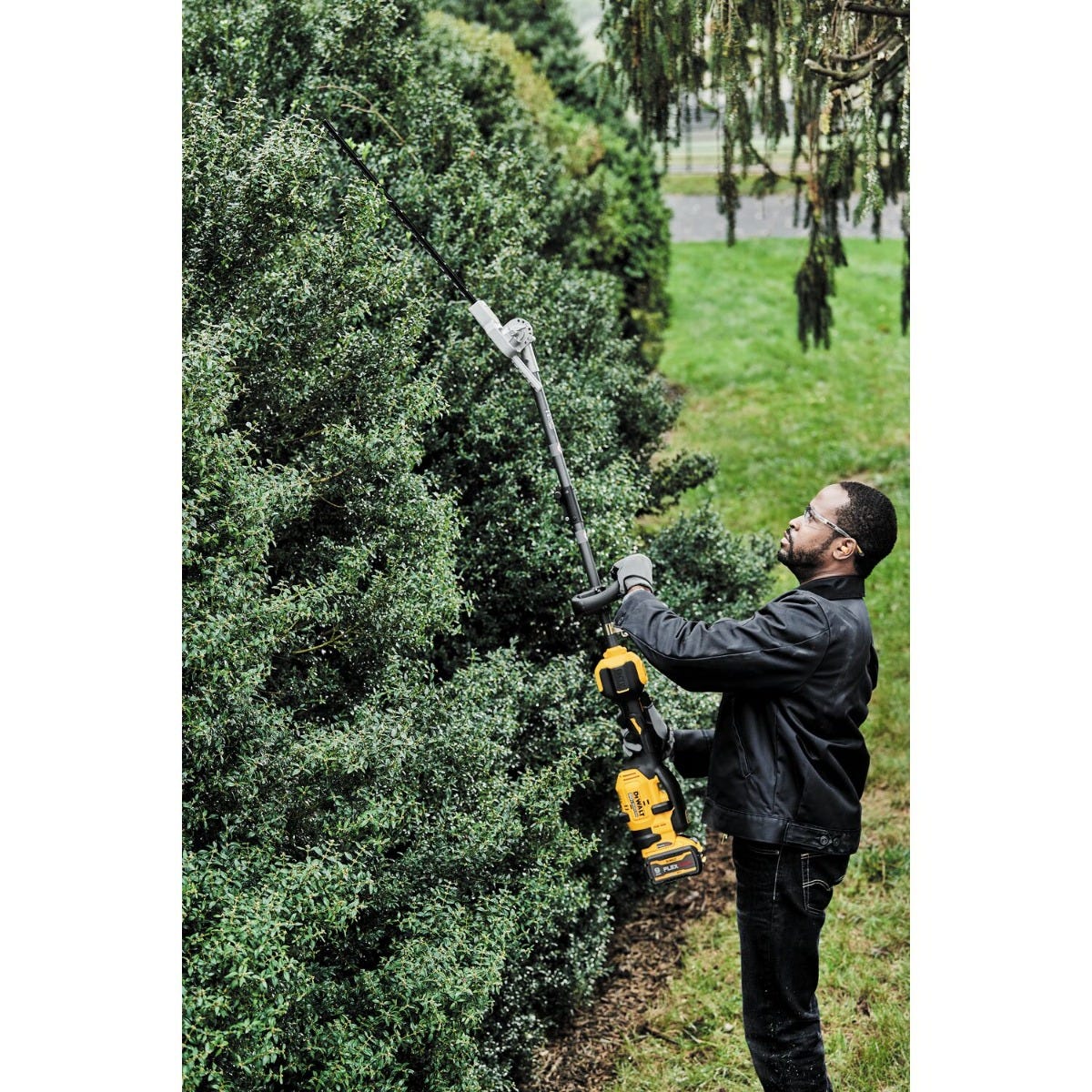 DeWalt DCST972B FlexVOLT 60V MAX 17-Inch Brushless Attachment Capable String Trimmer, Tool Only
