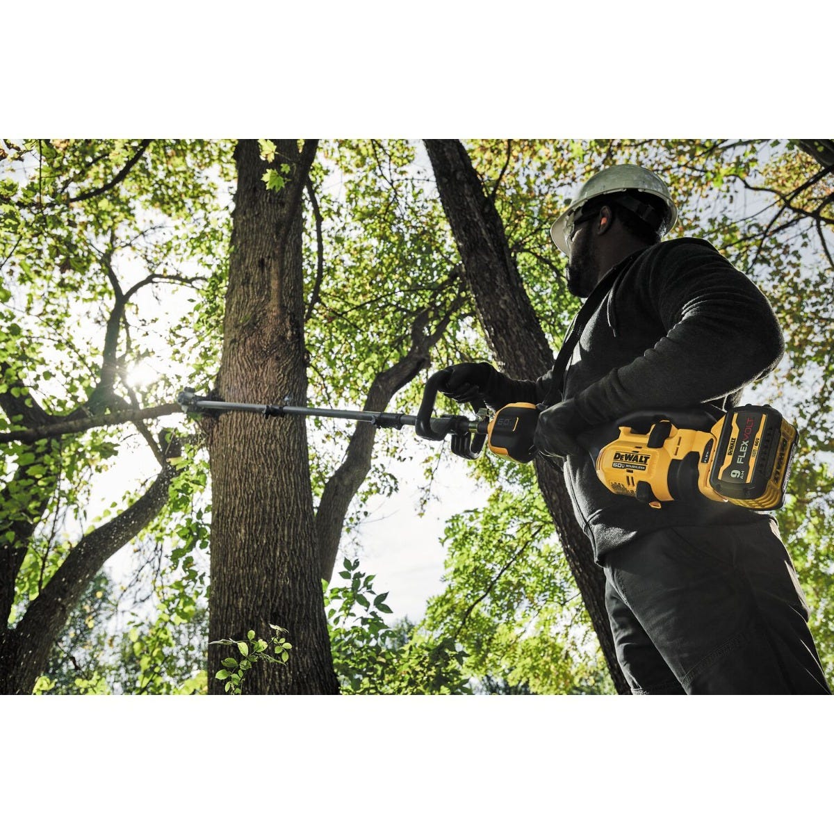 DeWalt DCST972X1 FlexVOLT 60V MAX 17-Inch Brushless Attachment Capable String Trimmer 3.0Ah Kit