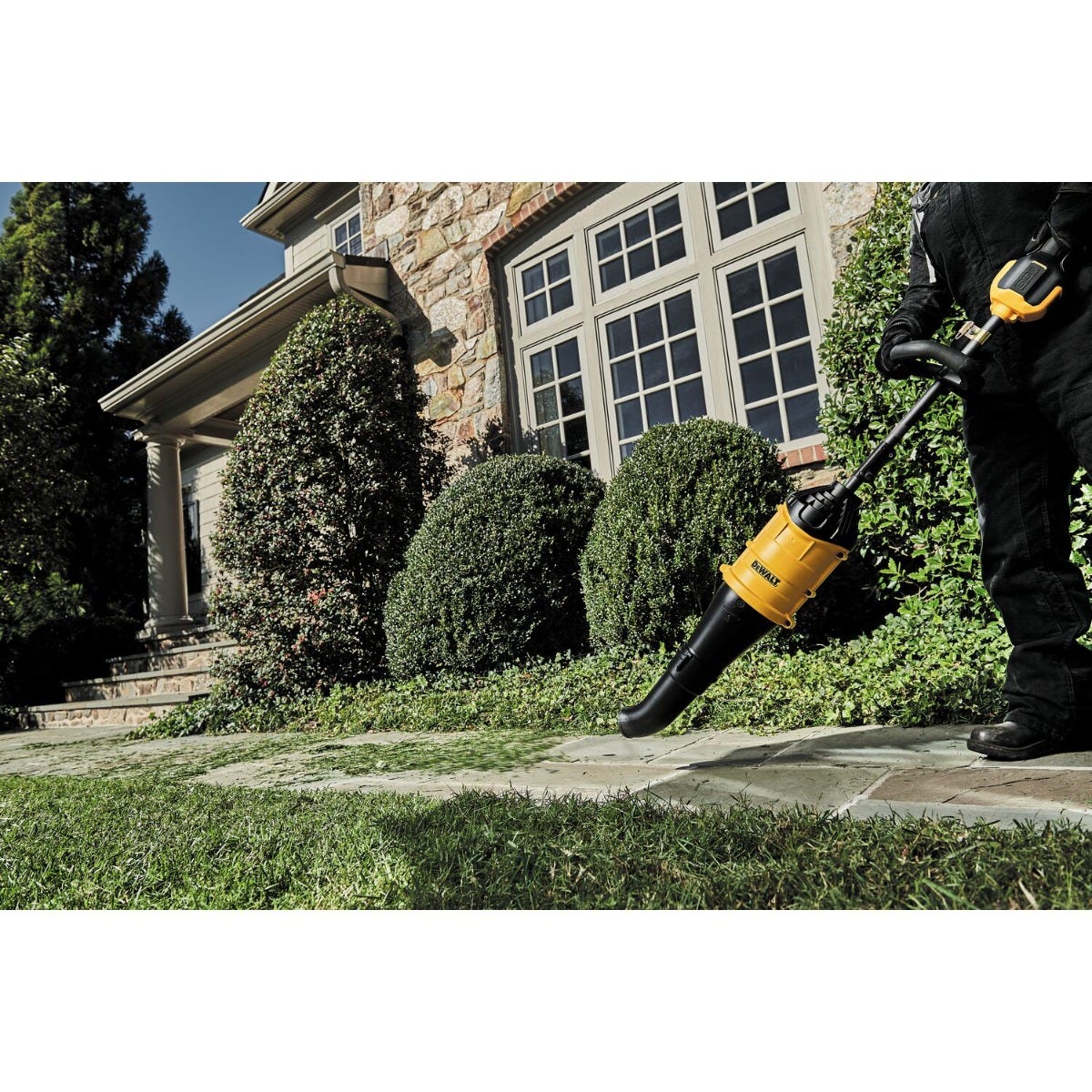 DeWalt DCST972X1 FlexVOLT 60V MAX 17-Inch Brushless Attachment Capable String Trimmer 3.0Ah Kit