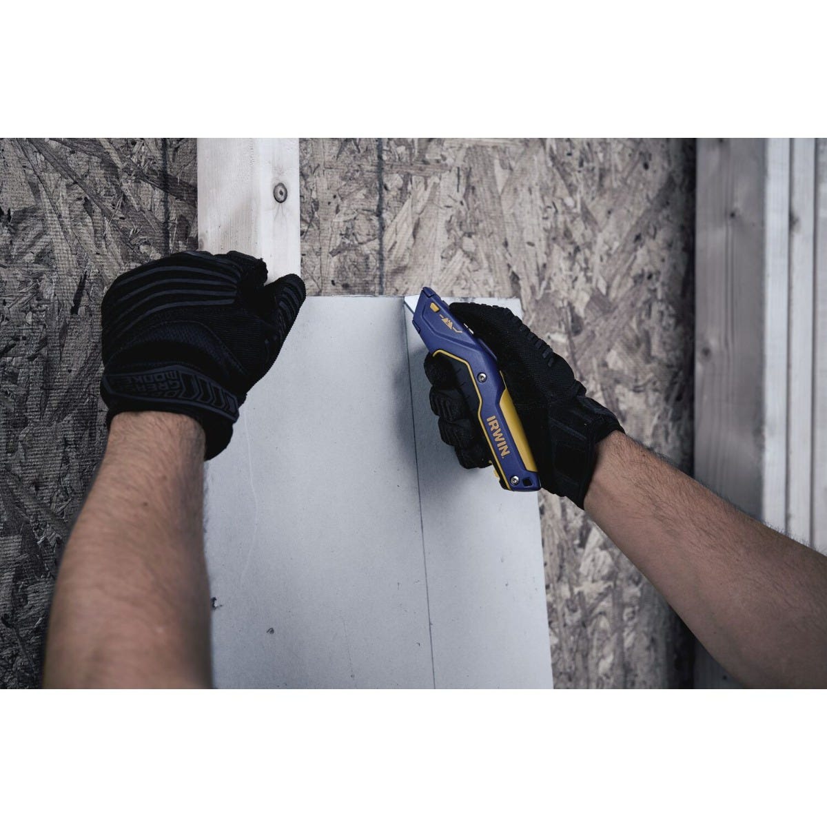 Irwin IWHT10436 3/4 in. Retractable Utility Knife w/ On-Tool Storage
