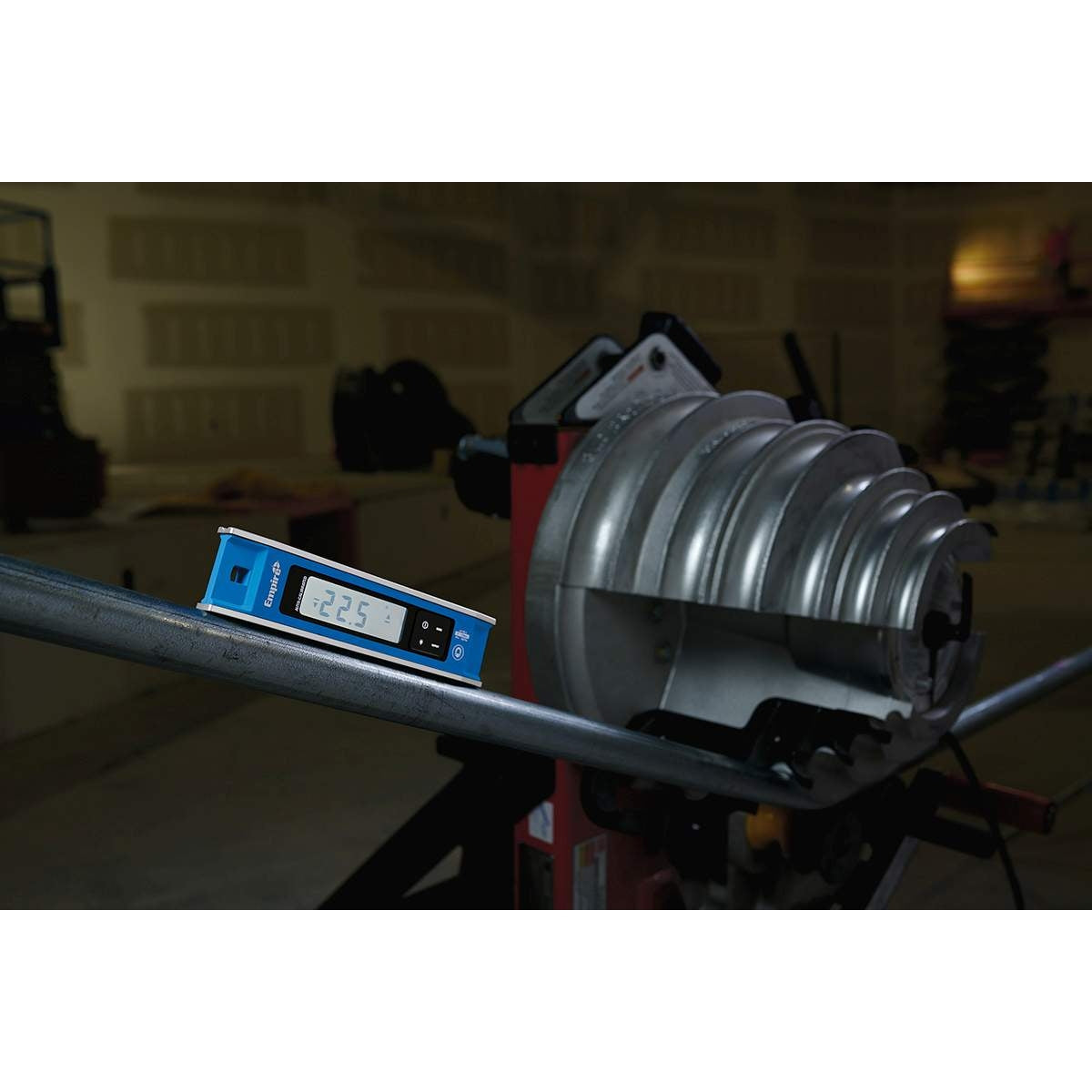 Empire em105.9 Magnetic Digital 9" Torpedo Level