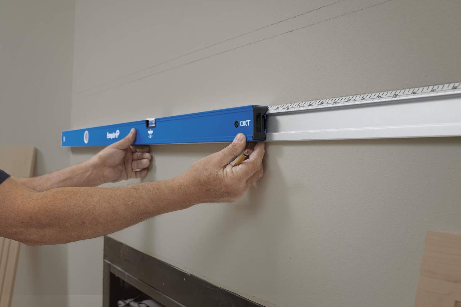 Empire eXT78 48"-to-78" eXT Extendable TRUE BLUE Box Level