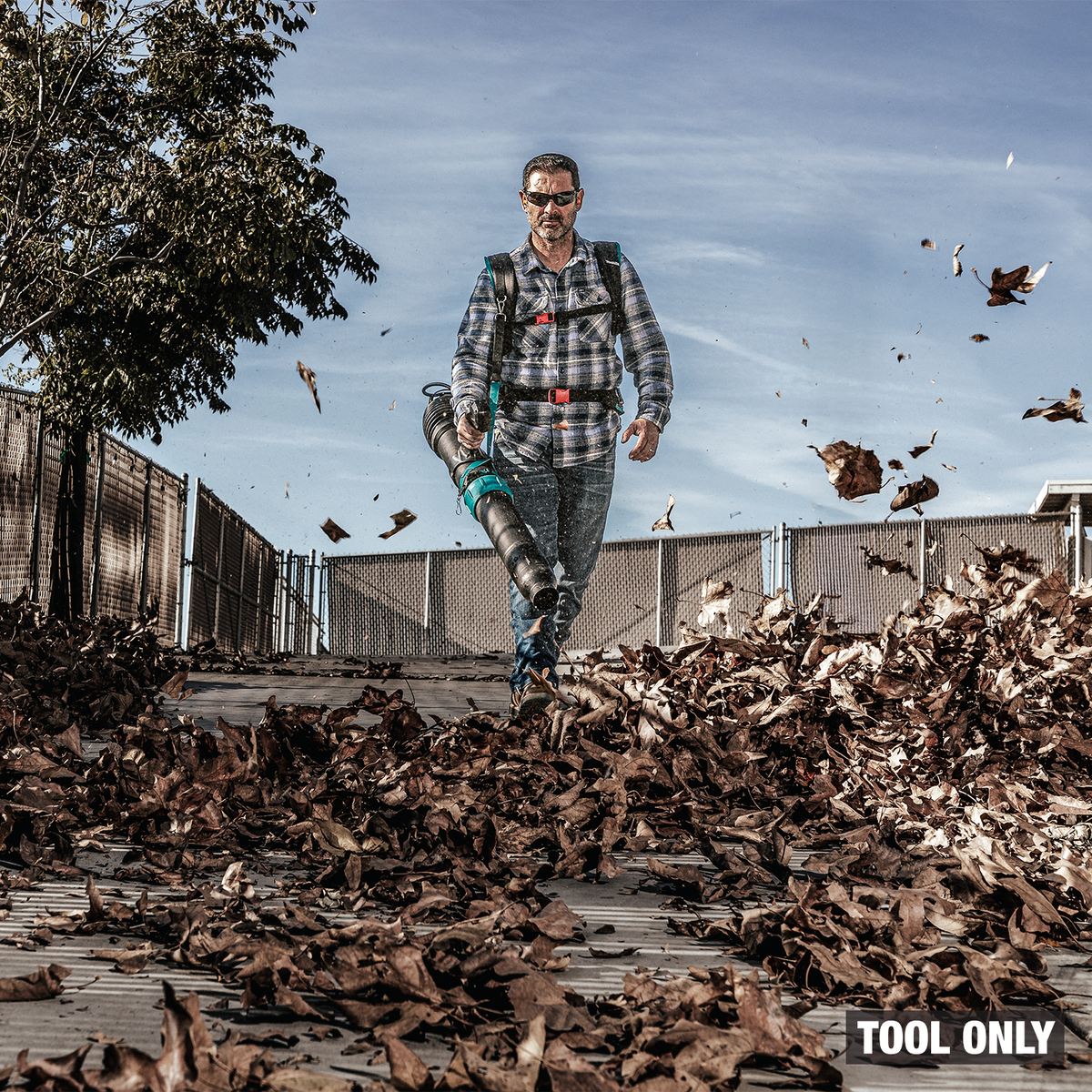 Makita 40V max XGT Brushless Backpack Blower (GBU04Z) - in use on the job 11
