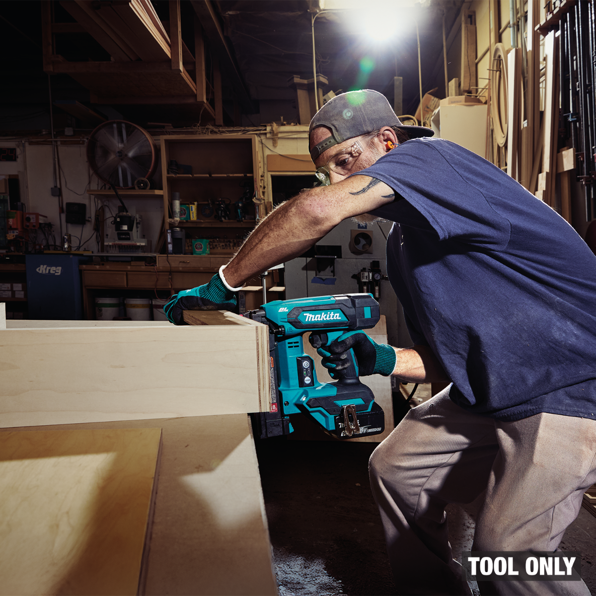 Makita XTS02Z 18V LXT Brushless Cordless 1/4-in. Narrow Crown 18-Gauge Stapler, Tool Only
