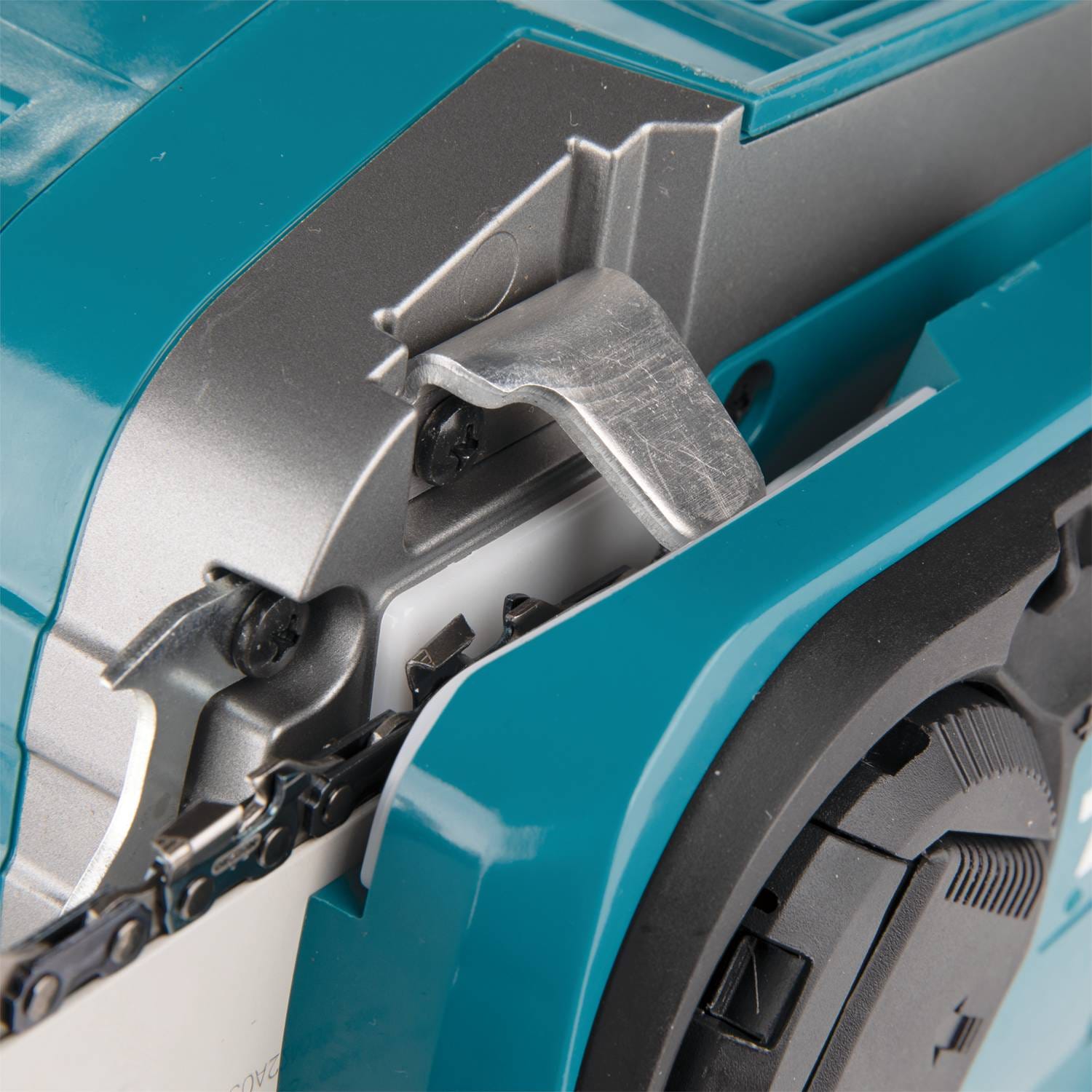 *** MUST COMPLETE ONLINE FORM AT MAKITATOOLS.COM/EREBATES TO RECEIVE FREE ITEM*** Ships separately from Makita.