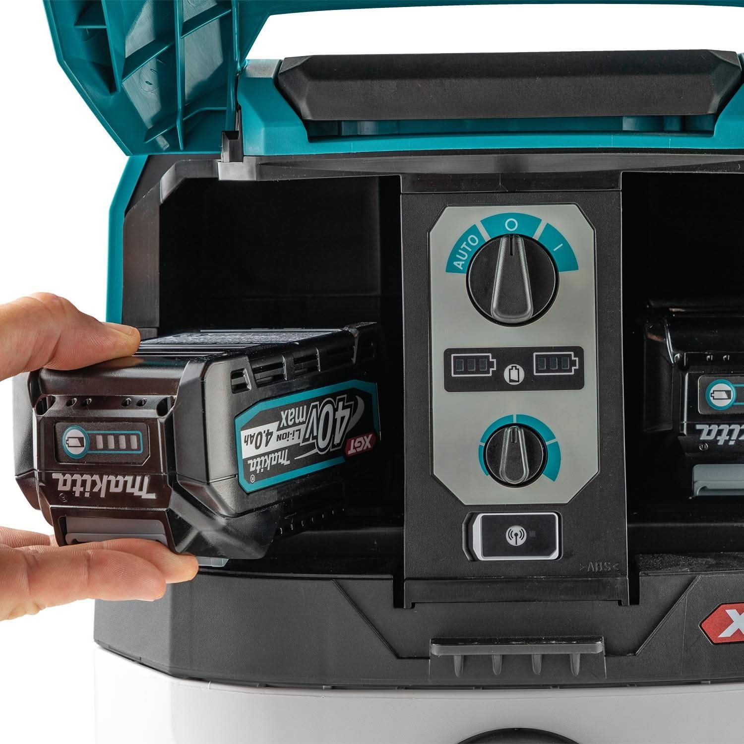 Makita GCV03PM 40V max XGT Brushless Cordless 4 Gallon Wet/Dry Dust Extractor/Vacuum Kit (4.0Ah)