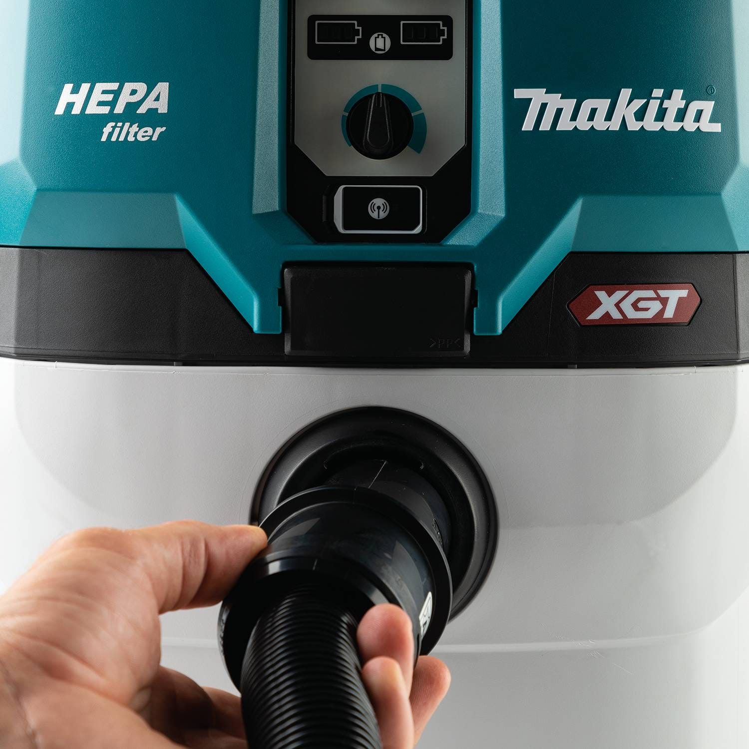 Makita GCV04ZX 40V max XGT Brushless Cordless 4 Gallon HEPA Filter Dry Dust Extractor, AWS Capable, Tool Only