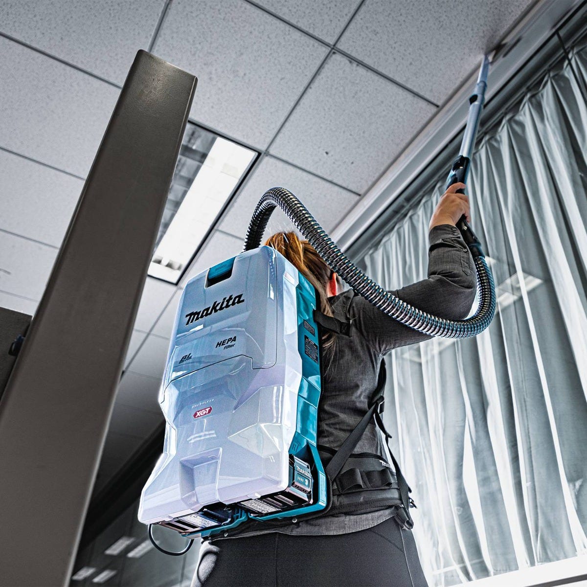 Makita GCV08PM 40V max XGT Brushless Cordless 6 Quart HEPA Filter Dry Backpack Vacuum Kit (4.0Ah)