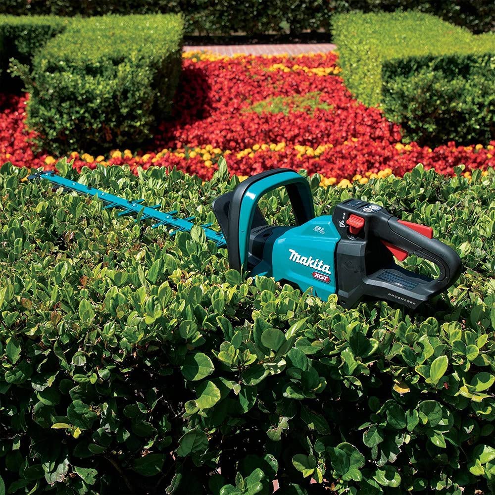 Makita GHU02M1 40V max XGT Brushless Cordless 24" Hedge Trimmer Kit (4.0Ah)