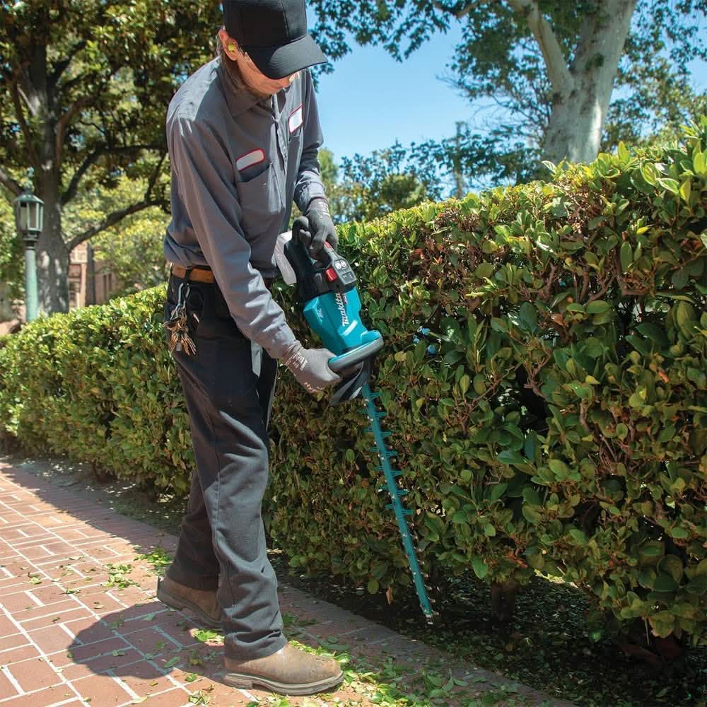 Makita GHU02Z 40V max XGT Brushless Cordless 24" Hedge Trimmer, Tool Only