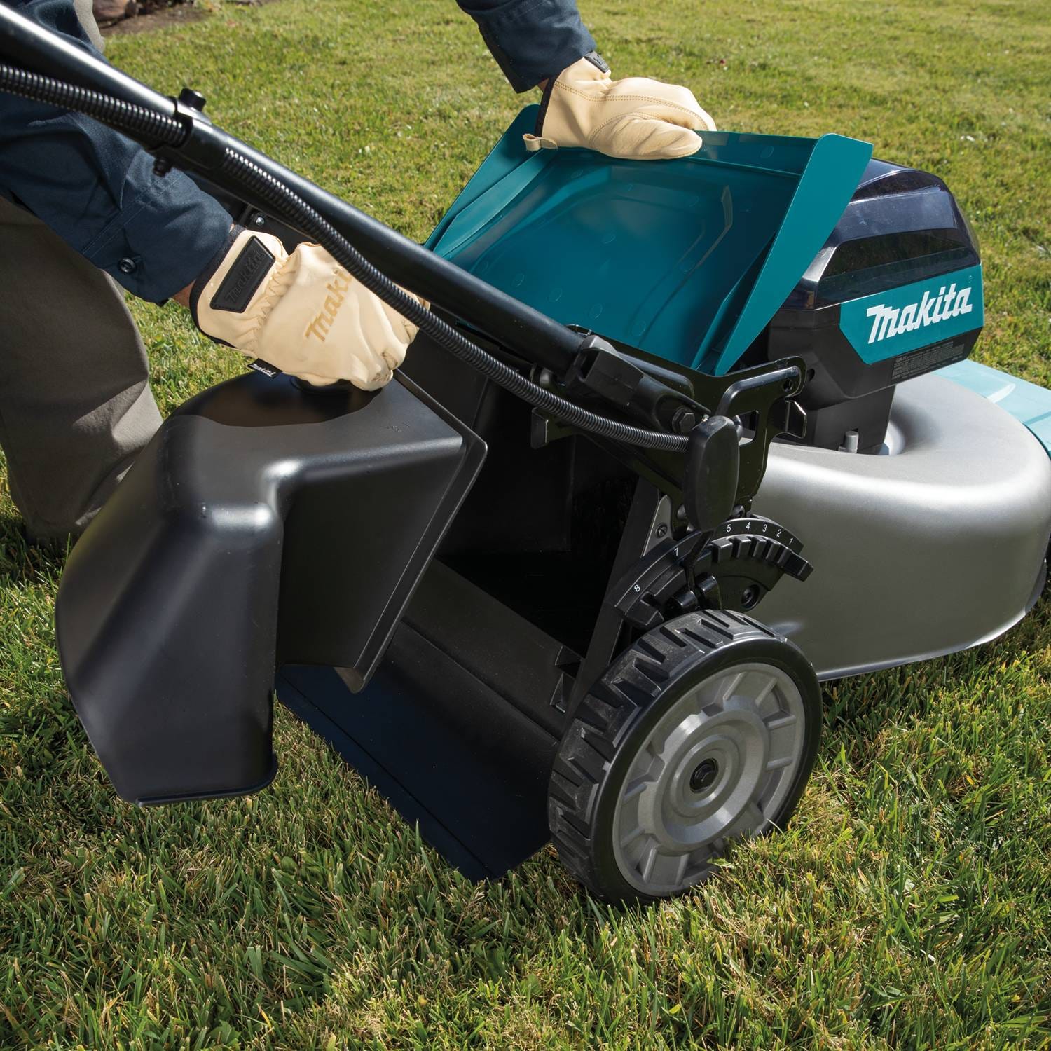 Makita GML01Z 40V max XGT Brushless 21" Self-Propelled Commercial Lawn Mower, Tool Only