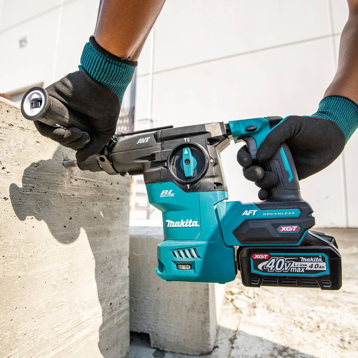 Makita GRH08M1 40V max XGT Brushless Cordless 1-3/16" SDS-PLUS AVT Rotary Hammer Kit, AFT, AWS Capable (4.0Ah)