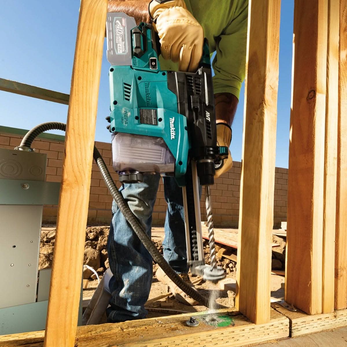 Makita GRH08M1W 40V max XGT Brushless Cordless 1-3/16" SDS-PLUS AVT Rotary Hammer Kit w/Dust Extractor, AFT, AWS Capable (4.0Ah)
