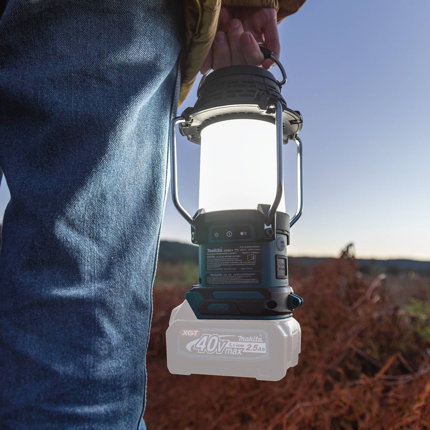 Makita GRM04 40V max XGT Cordless Lantern with Radio, Tool Only