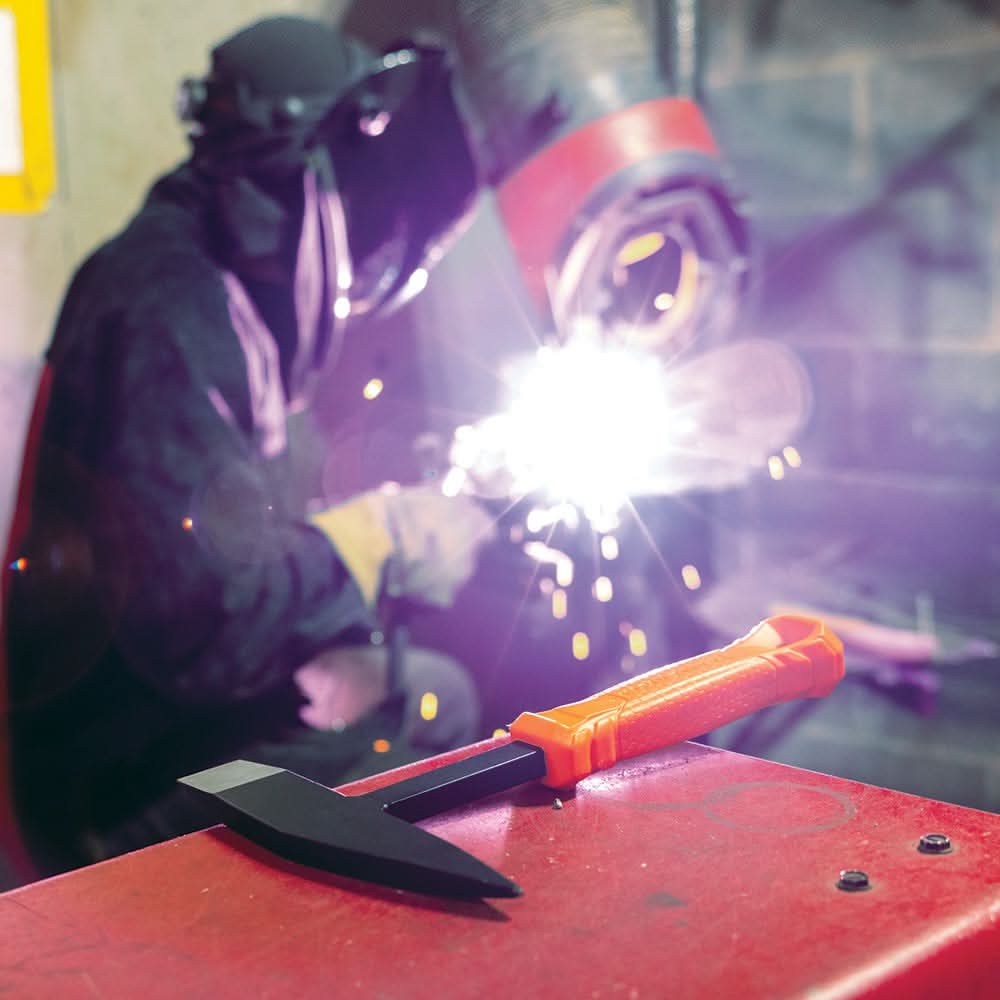 Klein Tools H80612 Welder's Chipping Hammer, Heat-Resistant Handle, 10-Ounce, 7 in.