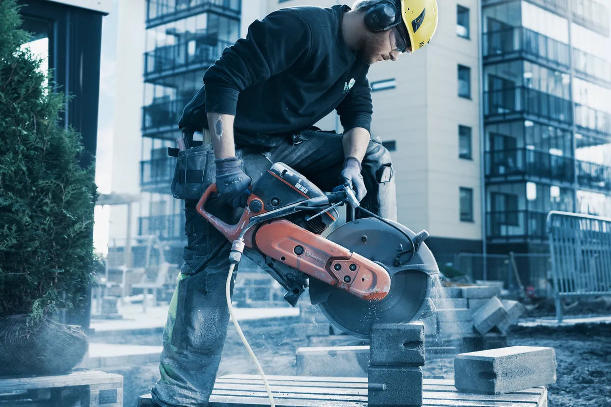 Husqvarna K770 14-in 5-Horsepower Gas Power Cutter Saw