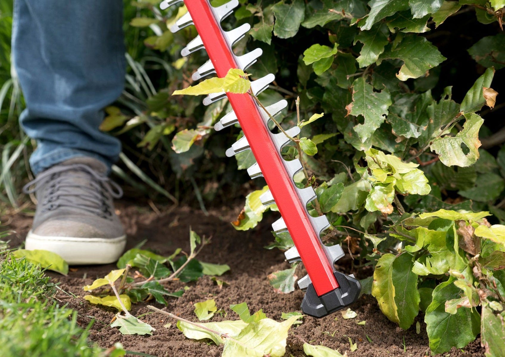 SKIL HT4222B-10 PWRCORE 20 22" Hedge Trimmer with Battery and Charger